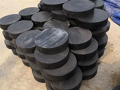 阜城县板式橡胶支座由若干层橡胶片与薄钢板经加压硫化